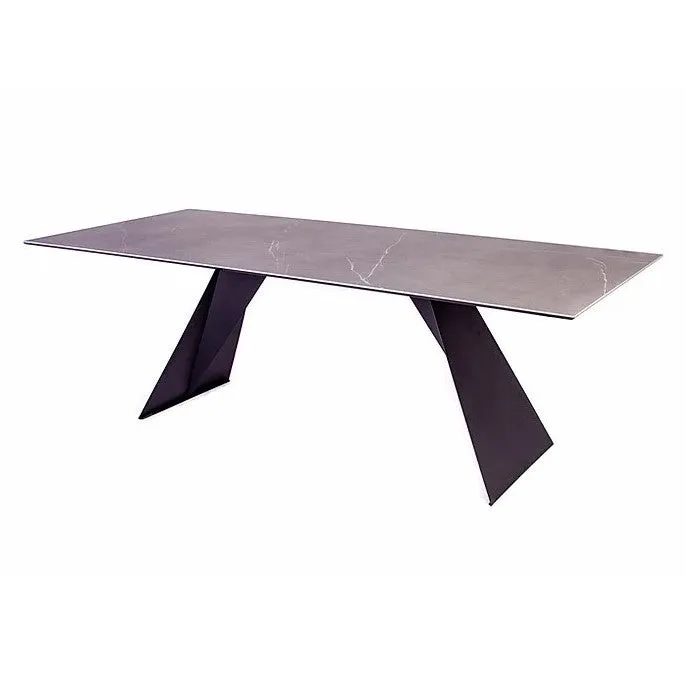 Hugo dining table